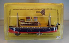 Caprilo Blech Schiff Uhrwerk